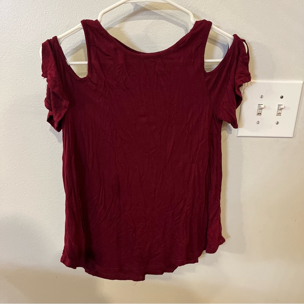 cold shoulder top
brand threads studio